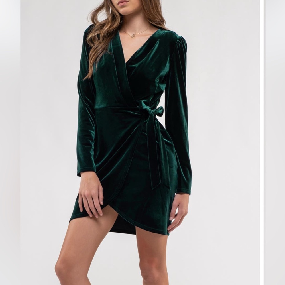 Long Sleeve Velvet Faux Wrap Minidress - size: small